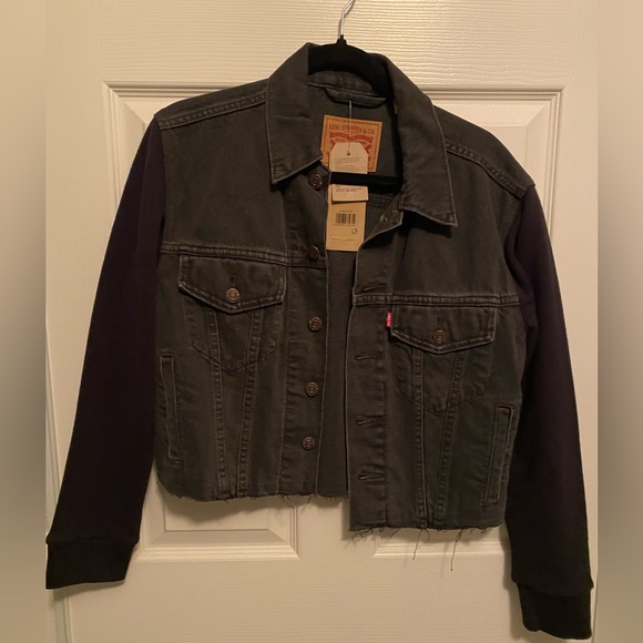 NWT Levi’s EX-BOYFRIEND HYBRID TRUCKER Black Jean Jacket with Sweatshirt Sleeves - Picture 3 of 9